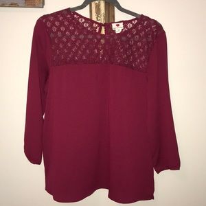 Crimson quarter length baby doll top 🌹